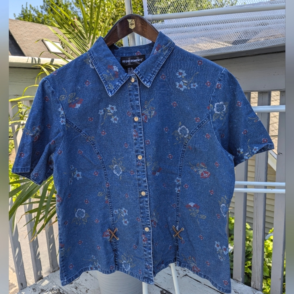 requirements vintage denim floral button up